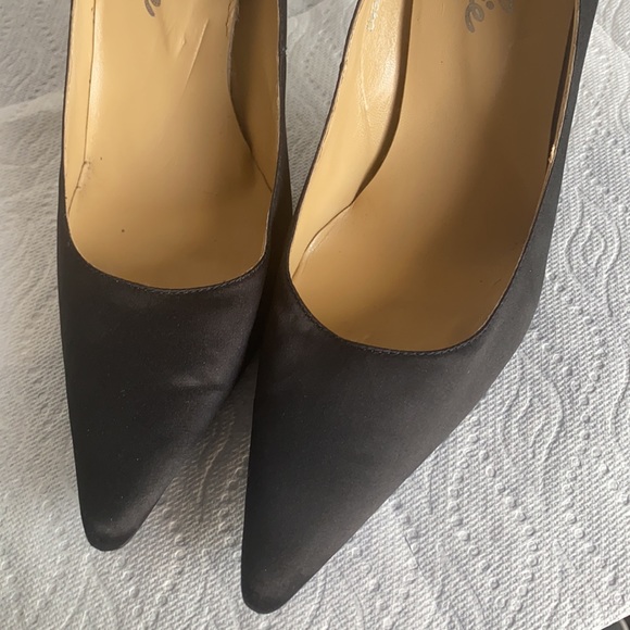 Vickie black satin bow heels - Picture 6 of 7